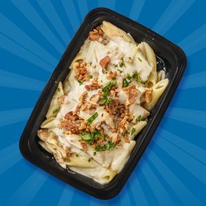 66 - Pasta Penne Carbonara con Pollo y Bacon